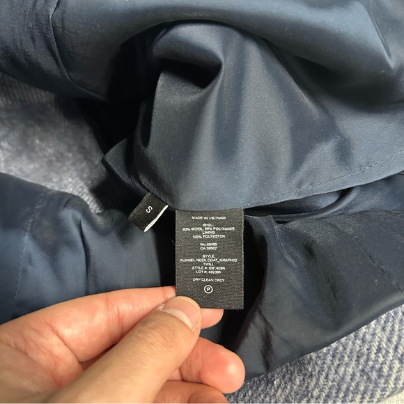 Theory Funnel Neck Coat in Graphic Twill Small - Picture 9 of 9